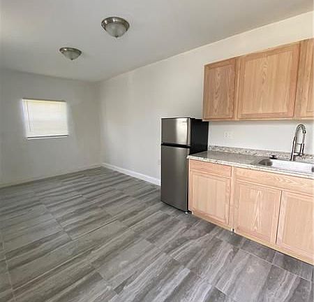 3rd image of 5523 NE 6th Ave Suite A