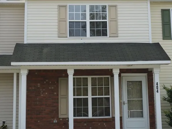 404 Meadowbrook Ln, Jacksonville, NC 28546