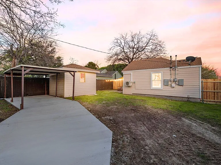 3285 Clover Ln — Photo 21