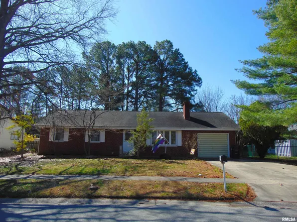 1713 W Sunset Dr, Carbondale, IL 62901