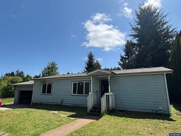 390 Montgomery St, Falls City, OR 97344
