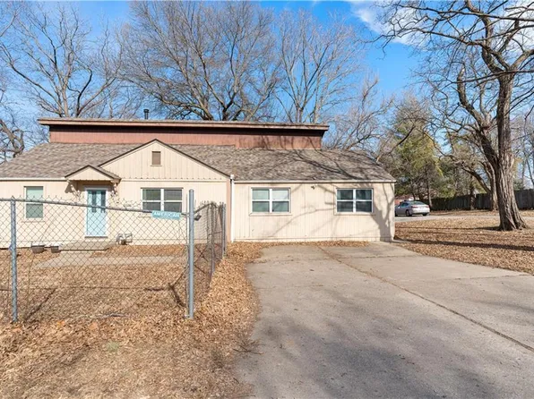 10008 E 60th Ter, Raytown, MO 64133