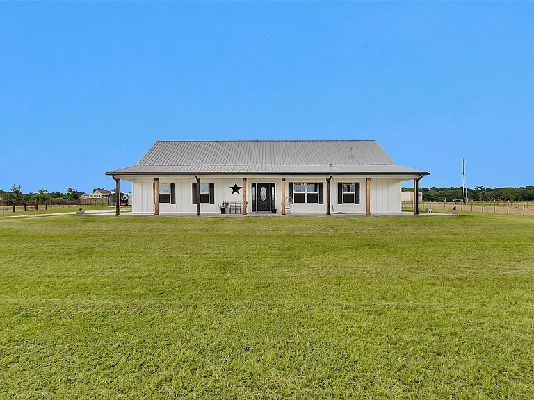 7581 County Road 333 — Photo 4