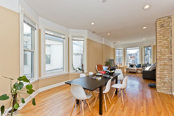1st image of 1114 W Newport Ave #2