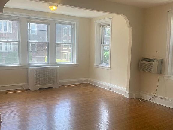 3rd image of 4815 Pine St Unit B1