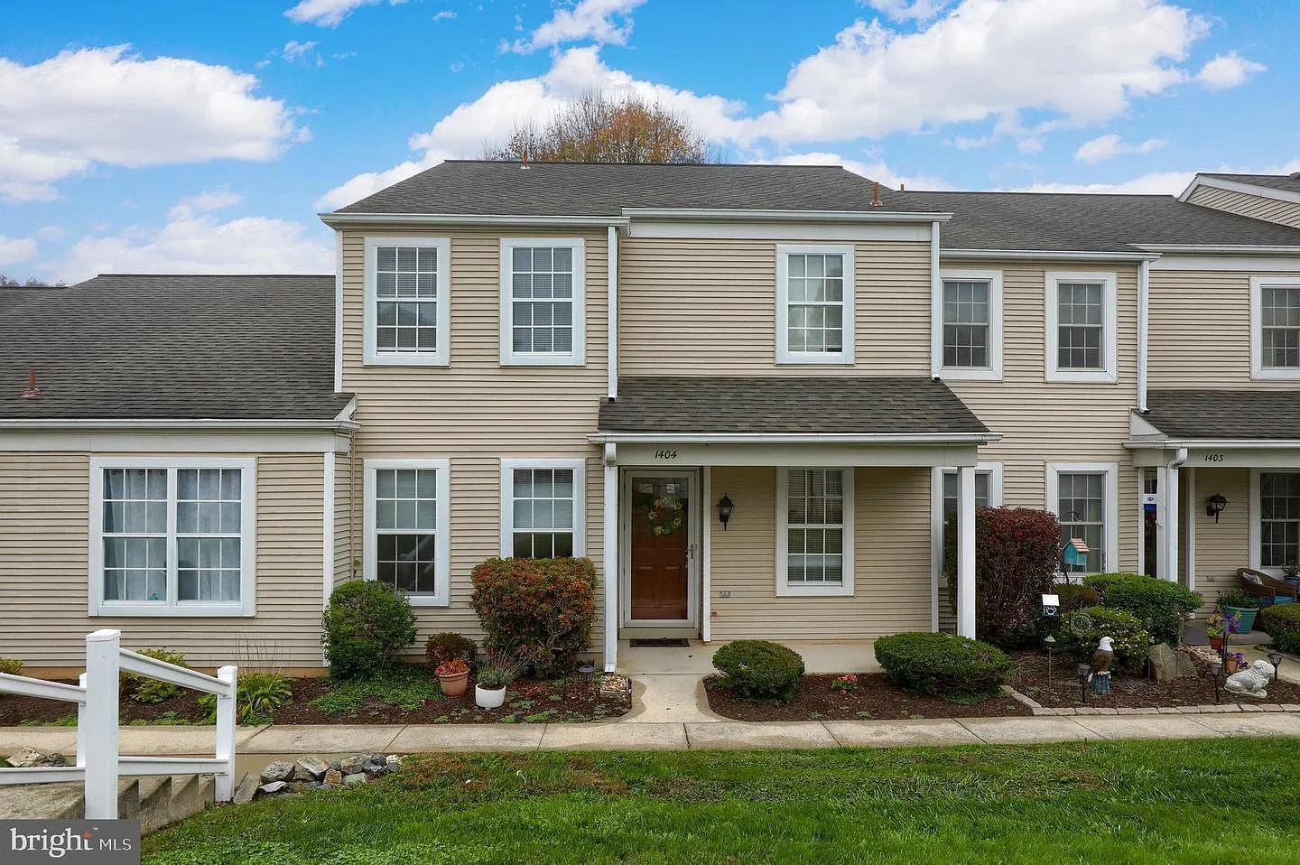 3 bed, 2.5 bath, 1528 sqft, $1,895 — Photo 1