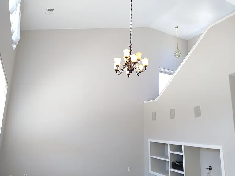 340 Andrew Dr — Photo 5
