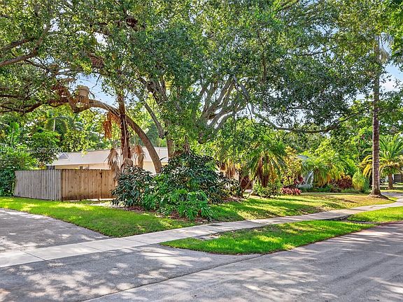 3rd image of 15200 SW 81st Ave
