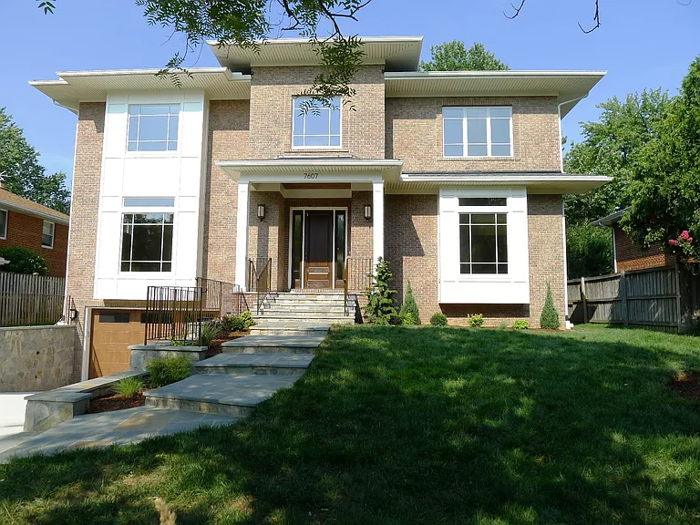 7607 Newmarket Dr — Photo 1