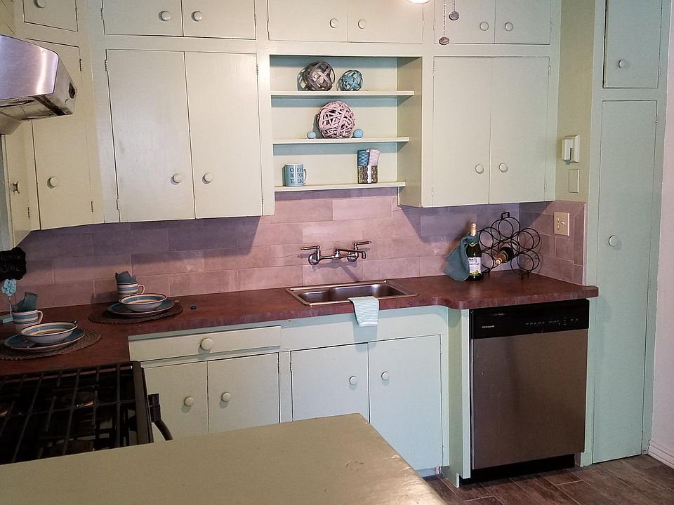 2nd image of 1201 E Silver St Unit 1