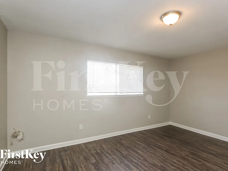 6217 Pine St — Photo 9