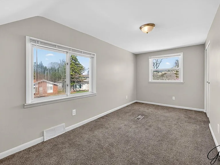 24408 Lambrecht Ave #2 — Photo 10