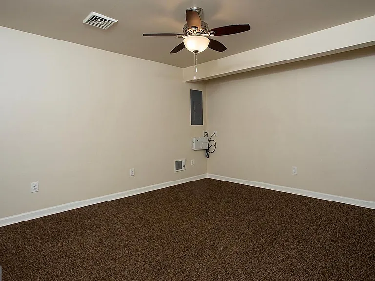 523 Sunday Dr — Photo 19