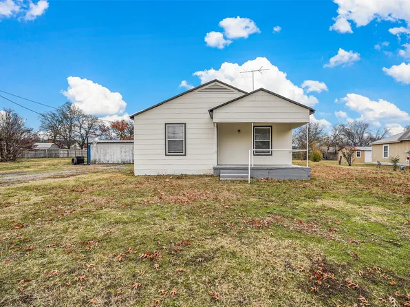 407 N Carter St, Howe, TX 75459