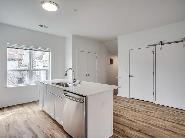 3333 Nicollet Ave S — Photo 32