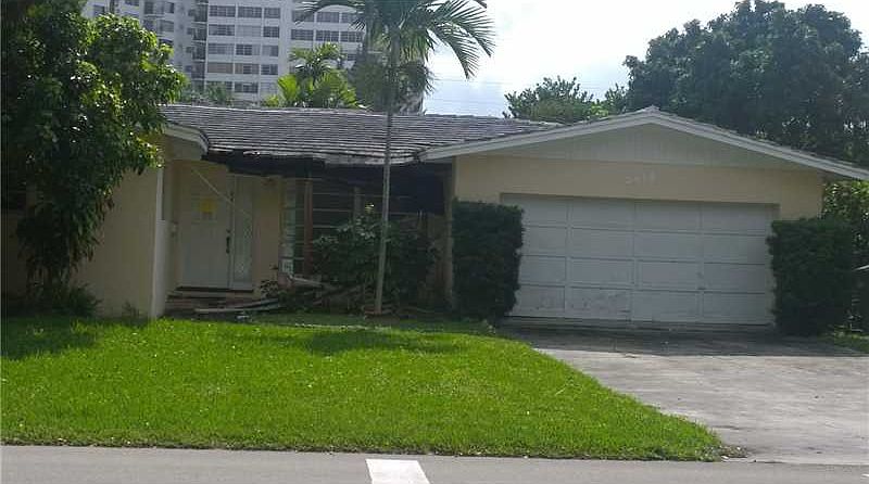 1st image of 2210 NE 121st St