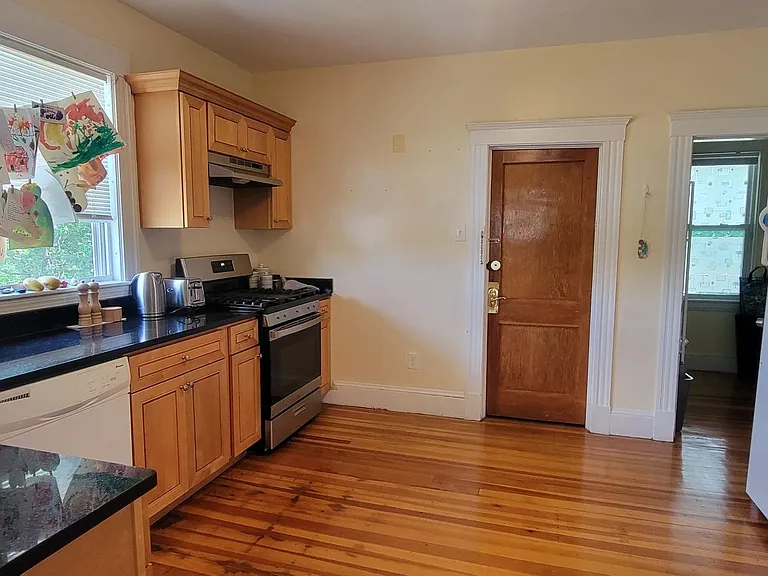 21-23 Grafton Ave #21 — Photo 4