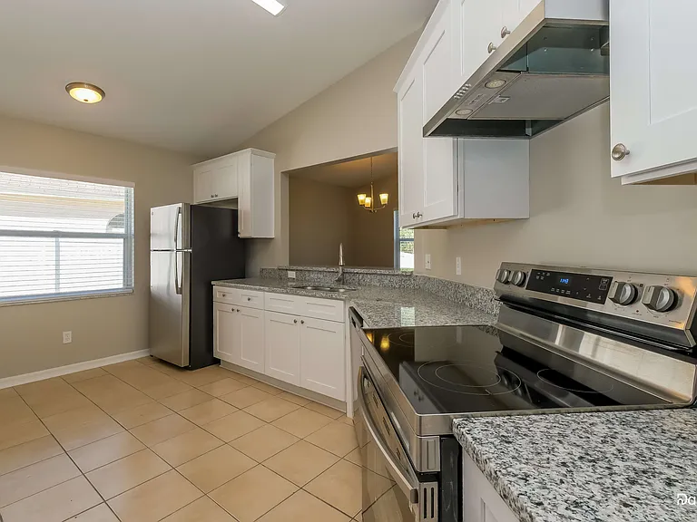 31349 Wrencrest Dr — Photo 2