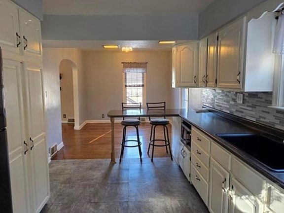 2nd image of 805 Jefferson Street