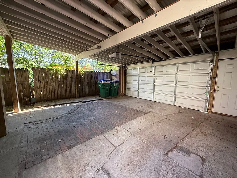 139 S Colonial Ave — Photo 14