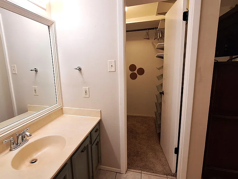 Walk in closet