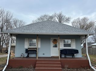 560 North St, Weldon, IL 61882