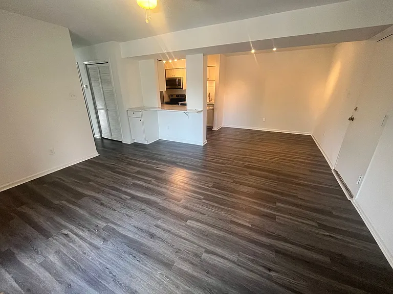 1129 W Main St — Photo 4
