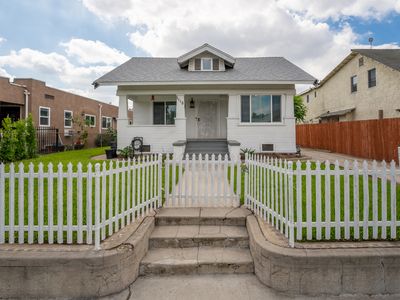 1118 W 47th St, Los Angeles, CA, 90037