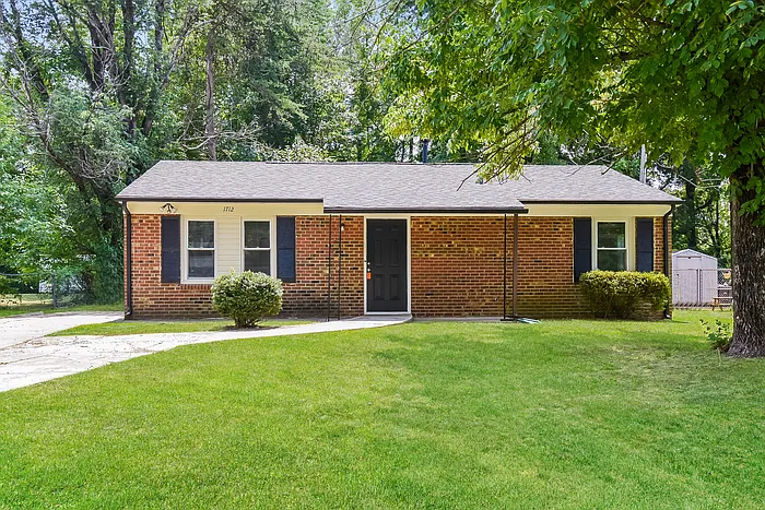 1712 Gavin Dr — Photo 1