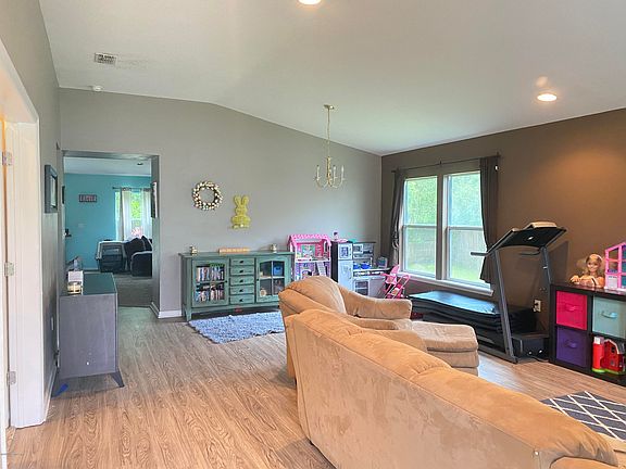 3rd image of 76500 Deerwood Dr