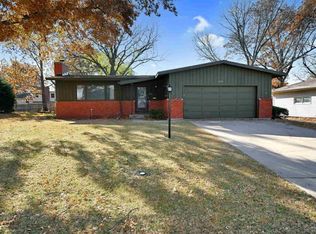 1701 SW 29th Ter, Topeka, KS 66611