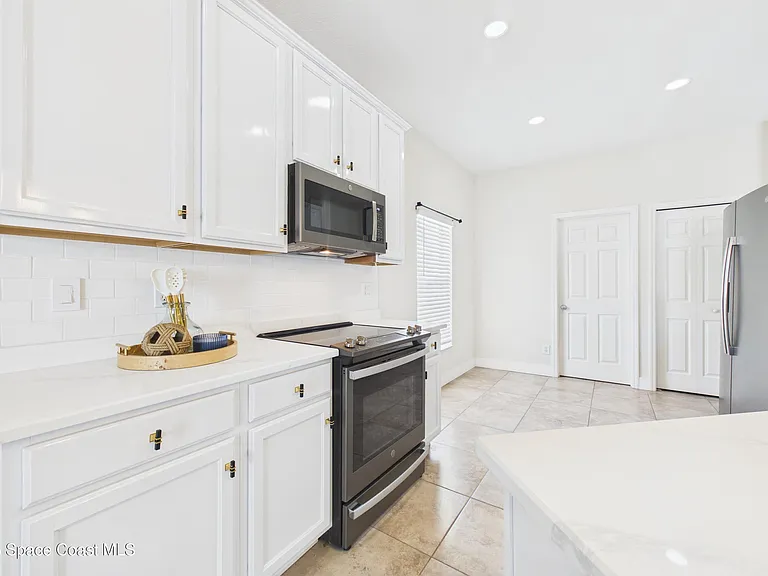 6106 Indigo Crossing Dr — Photo 17