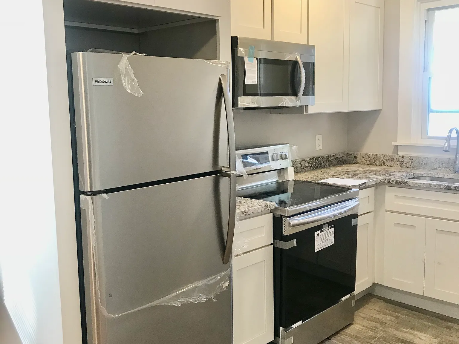 2 bed, 1100 sqft, $1,425 — Photo 3