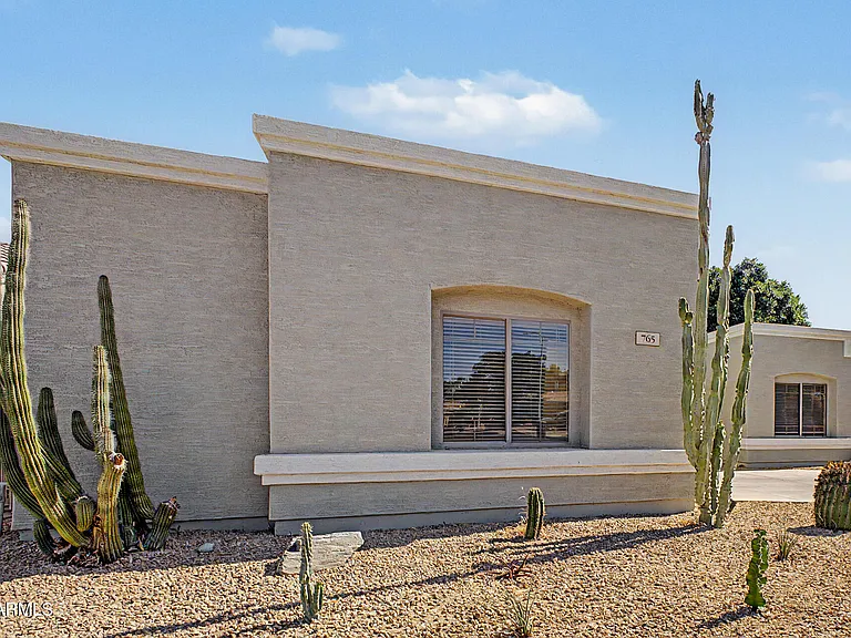 765 W Ebony Way — Photo 4