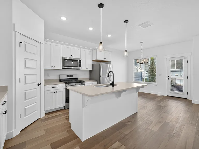 12666 S Bishop Pass Cv — Photo 8