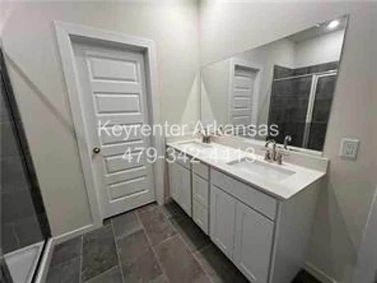 4808 Planetree St — Photo 12