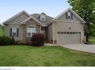 3915 Copper Trace Dr, Haw River, NC 27258