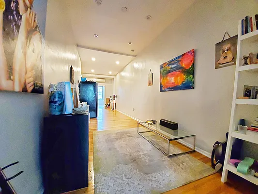 Rented by Nooklyn NYC LLC | media 25