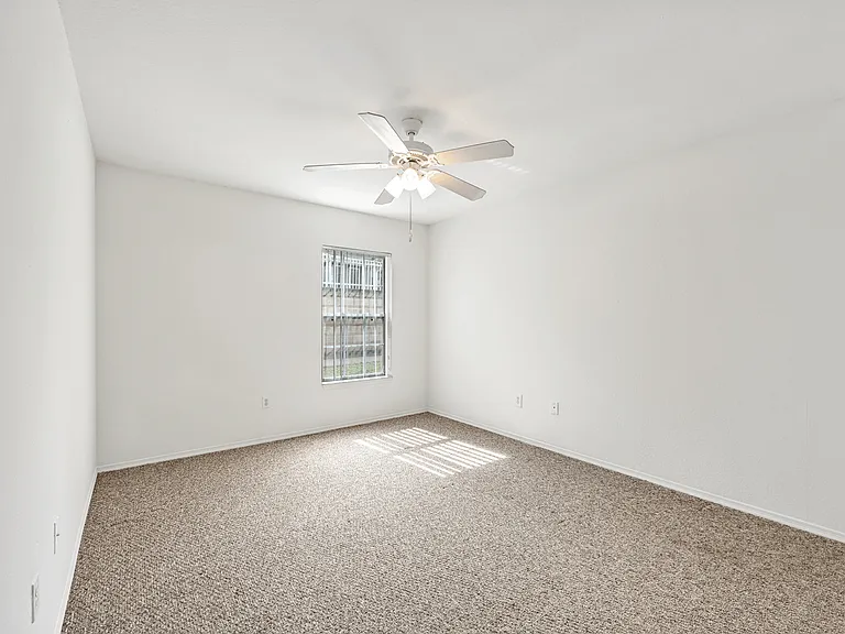 Cambridge Cove and Kathleen Pointe Apartment Homes — Photo 31