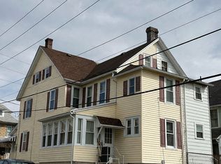 1566 Washington Ave, Northampton, PA 18067