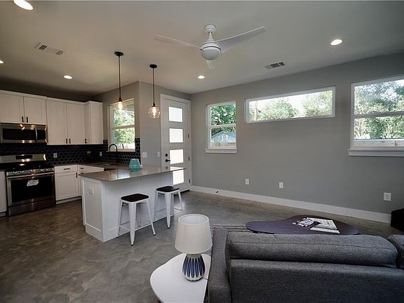3rd image of 6610 Galindo St #B