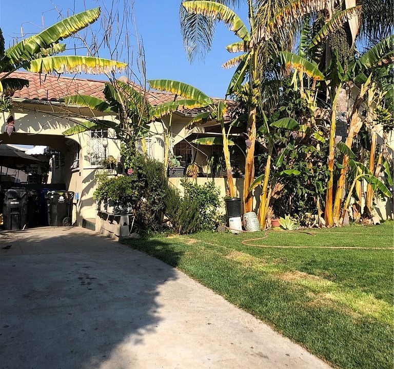 1st image of 1021 W 75th St
