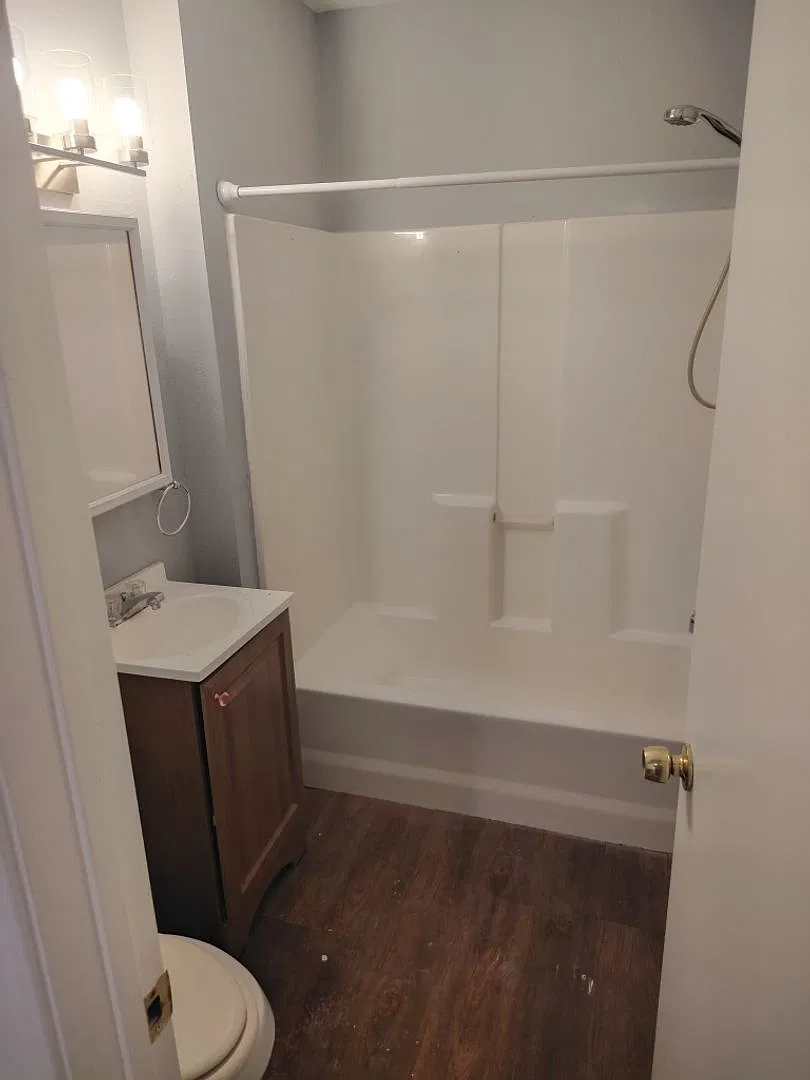 405 Johnson St — Photo 3
