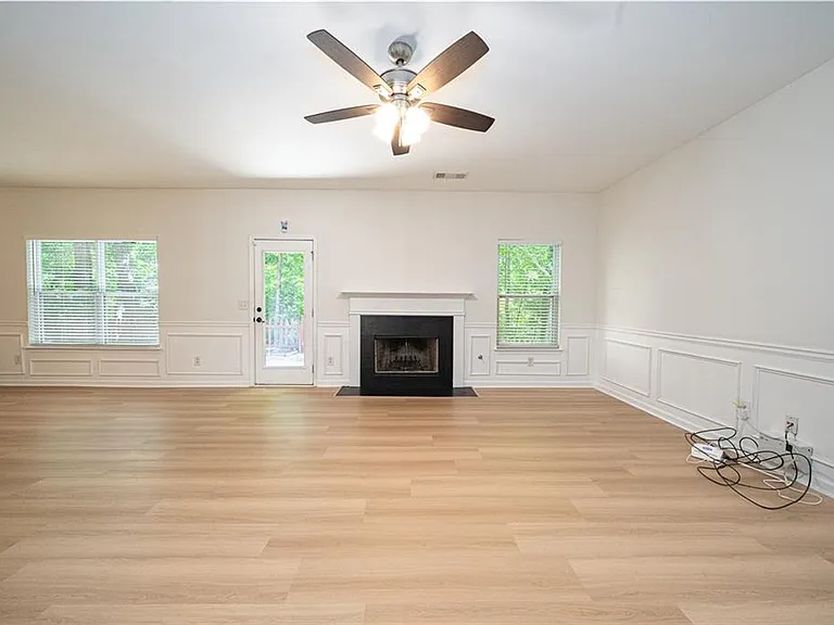 715 Moonlight Way — Photo 15