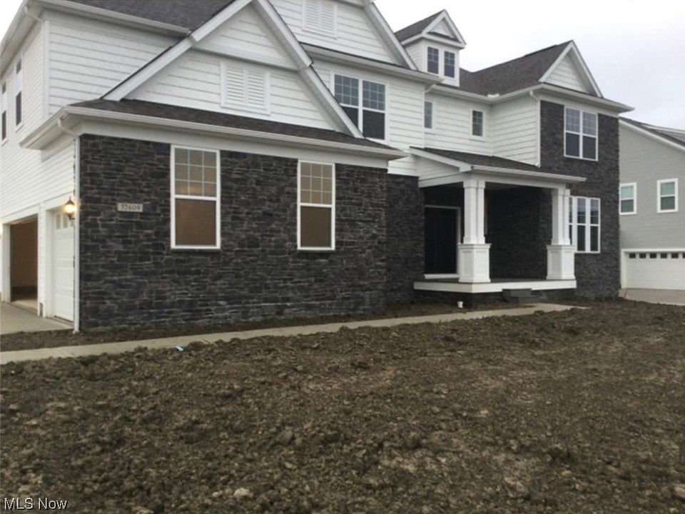 2nd image of 32609 Trillium Ct