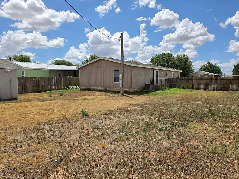 1617 E Brazos St — Photo 41