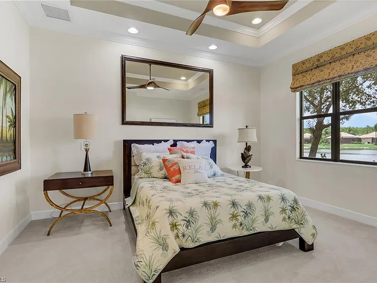 9142 Isla Bella Cir — Photo 12