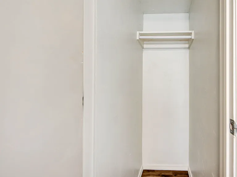204 S Stewart Ave — Photo 17