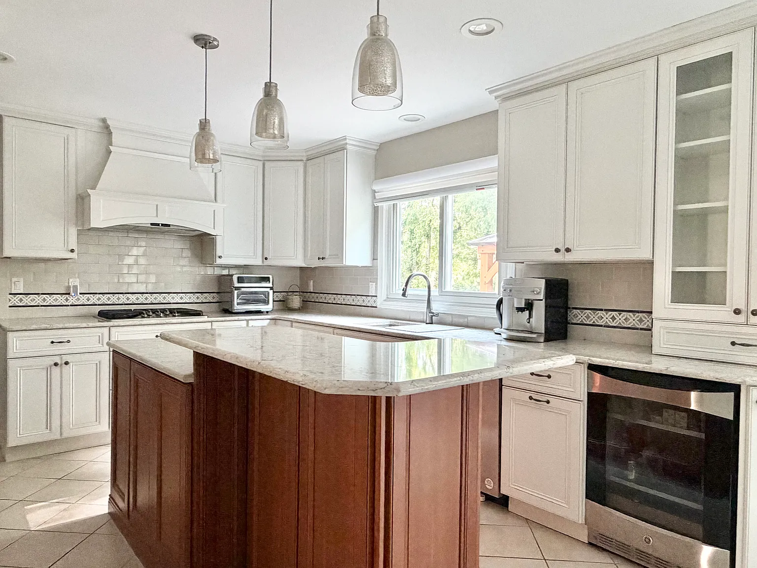 24299 Lynwood Dr — Photo 3