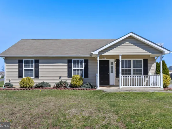 807 Teal Rd N, Martinsburg, WV 25405